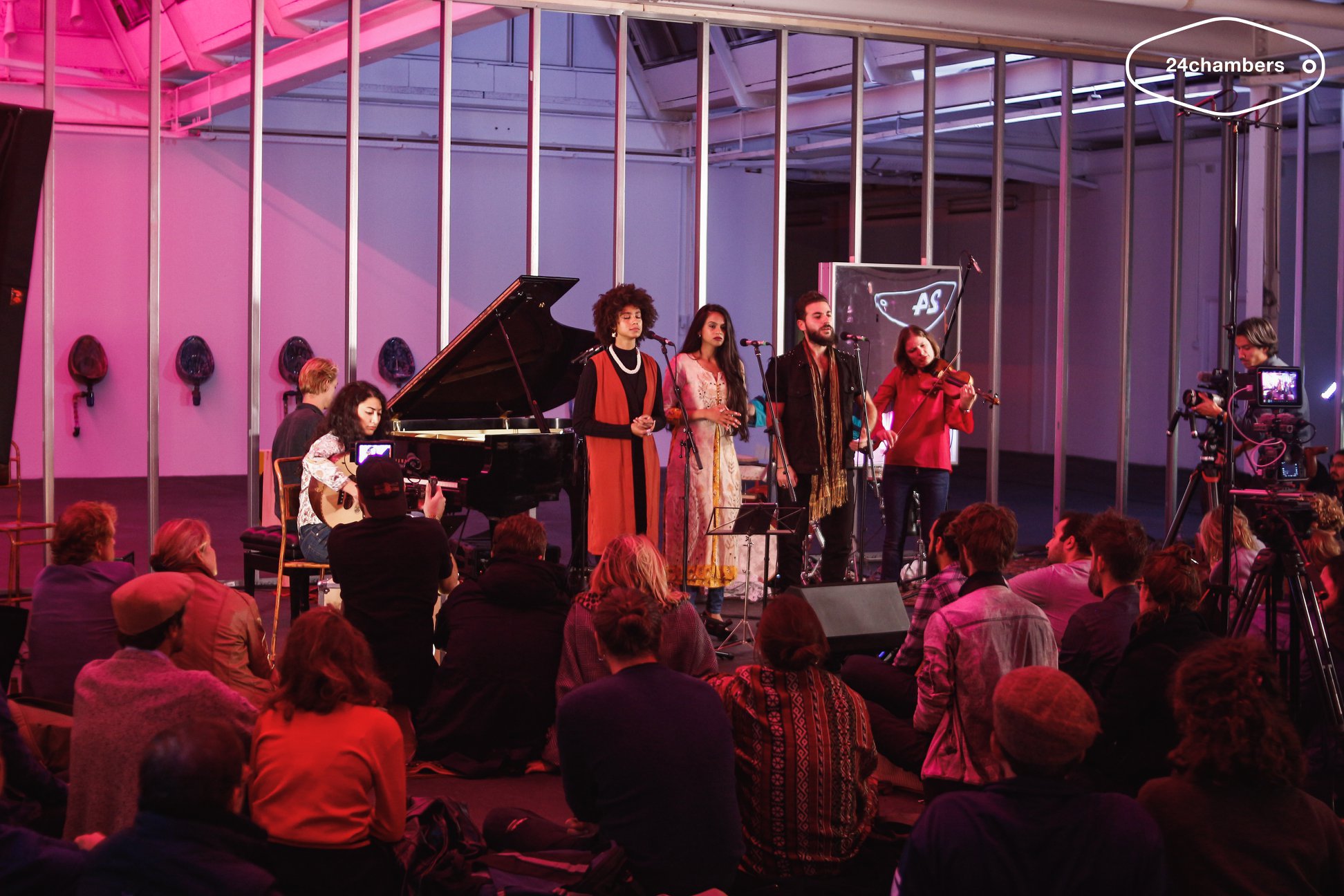 CARAVAN, Julian Schneemann & Friends CARAVAN, Julian Schneemann & Friends